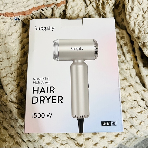 Quiet Mini Ionic Blow Dryer with Magnetic Diffuser - Picture 7 of 7